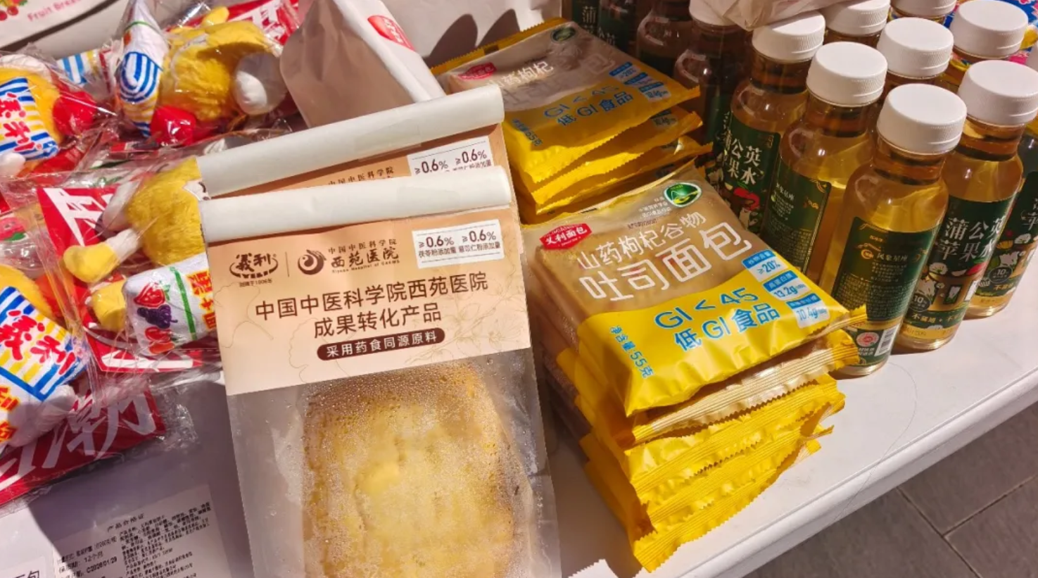 挂满电动车的骄傲，是父亲最大的排场