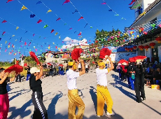 芒市首家“幸福小院”落地芒蚌村
