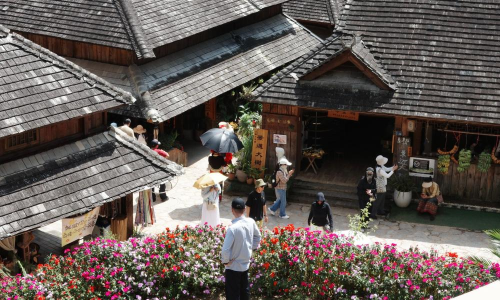 铸牢共同体 中华一家亲｜文旅融合为传统村寨添活力