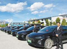 丽江市“红旗车队”打造流动文明窗口